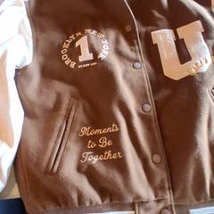 Chaqueta jas, ha sido reportado por Familiepark Drievliet con iLost