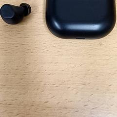 Airpod Zwart, jak nahlášeno Qbuzz GD Groningen Peizerweg pomocí iLost
