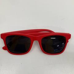 Óculos de sol, como reportado por IKEA新三郷 utilizando o iLost