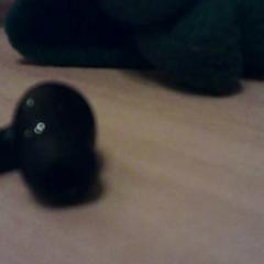 Wireless earphones rechterkant zwart, as reported by Het Spoorwegmuseum using iLost