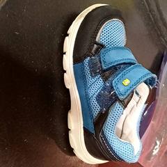 İLost kullanarak IKEA Lille tarafından bildirildiği gibi Ayakkabı bleu