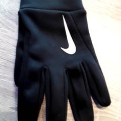 手袋 がiLostで EBS Tramplein によって報告されました