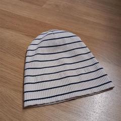 帽子 がiLostで IKEA Brno によって報告されました