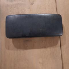 Brillenkoker met bril がiLostで Pouw Vervoer によって報告されました