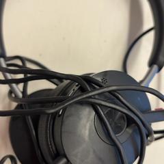 ヘッドホン がiLostで GVB によって報告されました