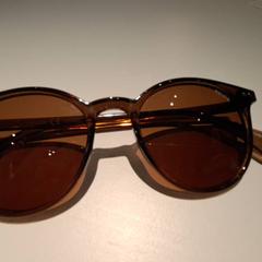 Gafas de sol Bruin, ha sido reportado por IKEA Wilrijk con iLost