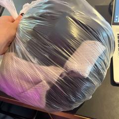 Kleidung, gemeldet von Conscious Hotel Vondelpark über iLost