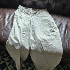Trousers, as reported by Groepsaccomodatie Kasteel de Berckt using iLost