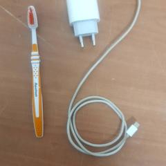 Adaptér & Kartáček na zuby, jak nahlášeno Grand Hotel Amrath Kurhaus pomocí iLost