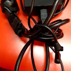 Cargador de laptop, ha sido reportado por UvA REC con iLost