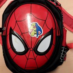 Mochila, segundo informou RET usando iLost