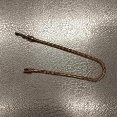 Karkötő ocel/ pozlaceno?, amint azt IKEA Praha – Černý Most az iLost segítségével jelentette.