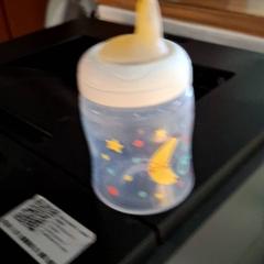 Butelka do karmienia, zgłoszono przez IKEA Villiers-sur-Marne przy użyciu iLost