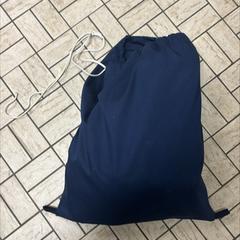 体操着袋 blauw POELMANS がiLostで Centraal magazijn によって報告されました