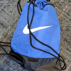 Rugtas Nike, segundo informou Connexxion Haarlem IJmond usando iLost