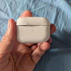 Earbuds case Ipods، كما تم الإبلاغ عنه عبر iLost