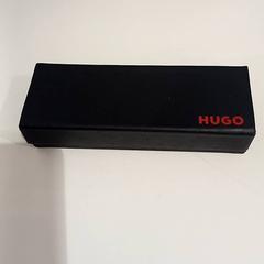 Etui à lunettes avec lunettes, a été signalé par allGo Almere utilisant iLost