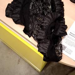 قلادة، كما تم الإبلاغ عنه بواسطة IKEA Grenoble عبر iLost