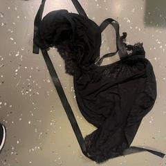 Undertøy BHLACK, som rapportert av Room Mate Bruno ved bruk av iLost