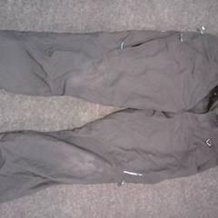 Sí nadrág zwart, amint azt SnowWorld Landgraaf az iLost segítségével jelentette.