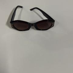 Shades, zgłoszono przez Silver Sands Beach przy użyciu iLost