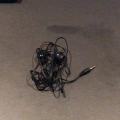 Oordop Black, zoals gemeld door Van der Valk Hotel Amsterdam Zuidas met iLost