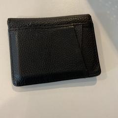 Cartera, segons ha informat Gemeente Amsterdam - Bureau Gevonden Voorwerpen mitjançant iLost