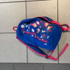 Motxila, gisa salatu by Regio Oost-Vlaanderen iLost erabiliz