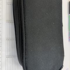 Materiale scolastico - Pennezak - Iskander, come riportato da Centraal magazijn utilizzando iLost