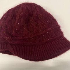 Hatt Red, som rapportert av BANKS Antwerp ved bruk av iLost