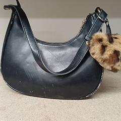 Bag zwart, as reported by Qbuzz GD Groningen Peizerweg using iLost