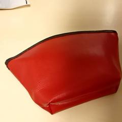 Toilet bag, as reported by Mövenpick Hotel Amsterdam City Centre using iLost