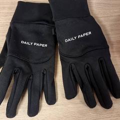 Handschoen Daily paper, zoals gemeld door Pathé Tuschinski met iLost