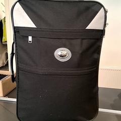 Maleta con ruedas Zwart, ha sido reportado por Breng Nijmegen con iLost