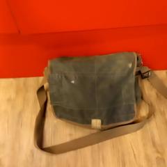 Ladies bag, as reported by Arriva Limburg Noord using iLost
