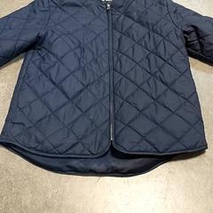 Kleding - Jas Donkerblauw, ha sido reportado por Centraal magazijn con iLost