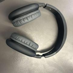 Auriculares zwart, segundo informou Gebo Tours usando iLost