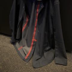 Chaqueta, segundo informou Van der Valk Hotel Utrecht usando iLost