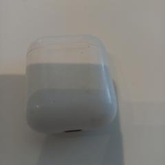 Estuche de airpods, ha sido reportado por Arriva Limburg Zuid con iLost
