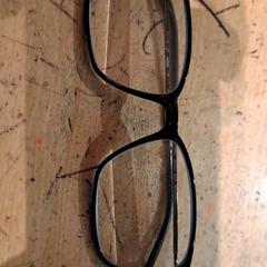 Okuliare Zwart, ako bolo nahlásené IKEA Wilrijk pomocou iLost