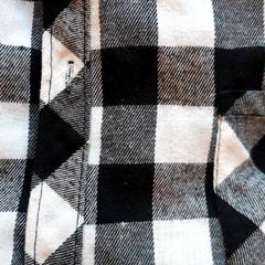 Veste Zwart wit geblokt, come riportato da DierenPark Amersfoort utilizzando iLost