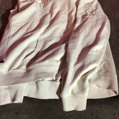 Svetr Beige, jak nahlášeno De Heeren van Aemstel pomocí iLost