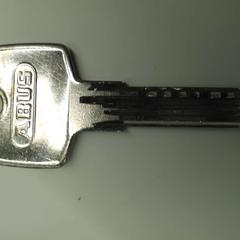 Clave zilverkleurig, segundo informou Stad Hasselt usando iLost