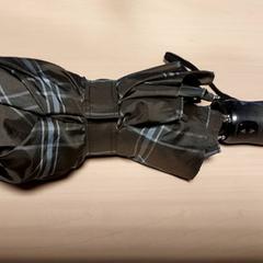 Ombrello Plooi paraplu, come riportato da Regio Oost-Vlaanderen utilizzando iLost