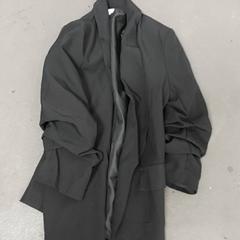 Kleding   - jas zwart, som rapportert av Centraal magazijn ved bruk av iLost