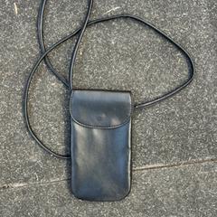 電話バッグ がiLostで Schaatsbaan Rotterdam によって報告されました