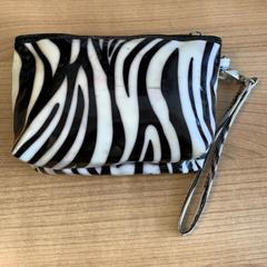 Borsa da toilette, come riportato da Connexxion Amstelland-Meerlanden Schiphol Noord utilizzando iLost