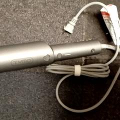 Hajsütővas krultang, amint azt Mövenpick Hotel Amsterdam City Centre az iLost segítségével jelentette.