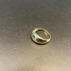 Ring color gold, som rapportert til iLost