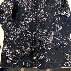 Dzseki Noir motof type bandana blanc, amint azt IKEA Bayonne Ametzondo az iLost segítségével jelentette.
